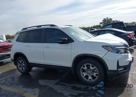 2022 Honda Passport Awd Trailsport z USA, uszkodzony, nr VIN 5FNYF8H66NB001722